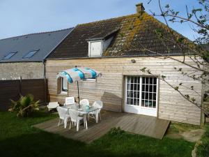 Maisons de vacances Countryside Cottage near the Sea in Cosqueville : photos des chambres