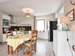 Maisons de vacances Countryside Cottage near the Sea in Cosqueville : photos des chambres