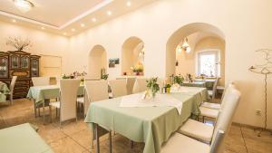 Gościniec Jaś -śniadania i obiadokolacje szwedzki stół w cenie bezpłatny parking