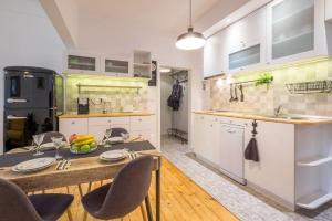 Downtown Wanderlust Apartment