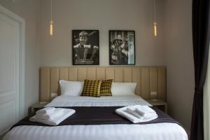 Double Room room in Naplesuite