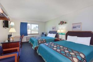 Super 8 by Wyndham SelmaFresno Area