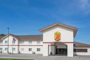 Super 8 by Wyndham Alma - 阿尔马