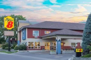 Super 8 by Wyndham Lethbridge - Claresholm