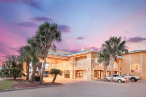 Super 8 by Wyndham Corpus Christi