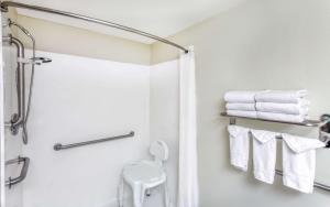 Super 8 by Wyndham Heyburn