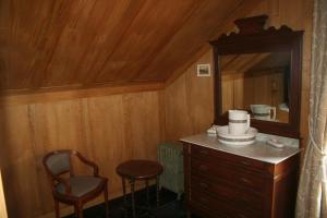 Double Room with Shared Bathroom room in B&B Le Relais de Charlinette