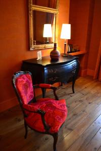 B&B / Chambres d'hotes Demeure Saint Louis Historic manor, City 700m, parking,A C,Clim,WIFI, heated pool, city view : photos des chambres