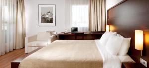 Superior Room with 1 Double Bed room in Comfort Hotel Olomouc Centre