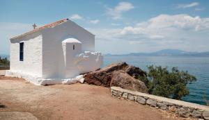 Vlichos Studio Apartment Hydra Greece