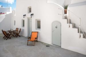 Neso and Thoe Traditional Houses Santorini Greece