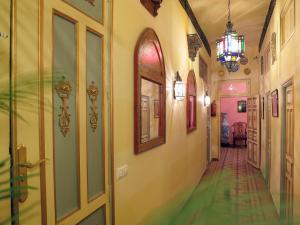 Hostal Horizonte Madrid "Check-in on-line Recepcion 14h-23h"