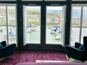 2 Quay Parade, Aberaeron SA46 0BT, Wales.