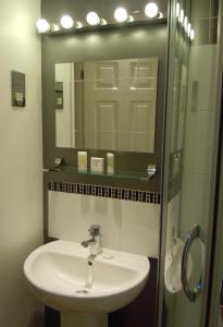 Superior Double Room room in Stuart House Hotel