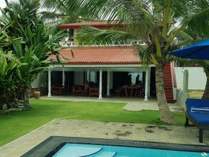 Tropical Beach House Hikkaduwa