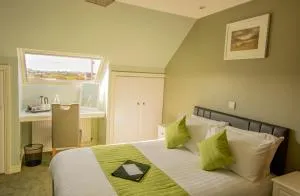 The Pipers Rest - Tooclae