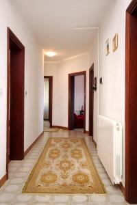 Three-Bedroom Apartment with Terrace and Sea View room in Apartments by the sea Prigradica Korcula - 627