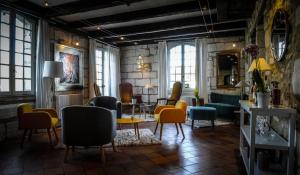 Hotels Hostellerie Les Griffons : photos des chambres