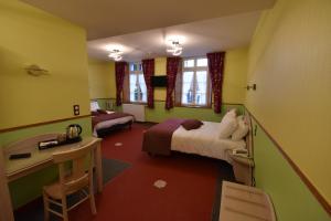 Hotels Hotel De Calais : photos des chambres