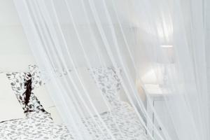 BBHOME Trastevere station white chic apartment