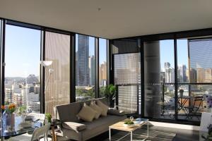 Spectacular Views of CBD by FV with Free Car Park