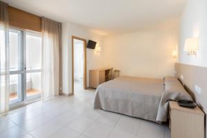 Double Room with Balcony and Sea View room in Hotel Duna