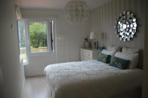 Amazing Beach & Pool Apartment with Garden