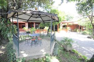 RedDoorz Plus near Alun Alun Selatan 2