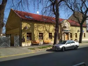 Apartmány Pod Kaštany Kvasice - Hullein