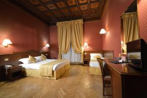 Superior Quadruple Room room in Hotel Montecarlo