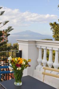 Agora Apartments hotel, 
Sorrento, Italy.
The photo picture quality can be
variable. We apologize if the
quality is of an unacceptable
level.