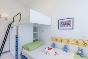 Mare 7 250m From Sea - Happy Rentals