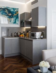 Studio Apartment room in Baker Street Apartments By Flying Butler