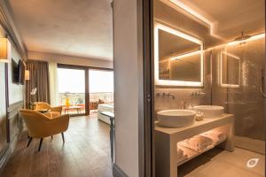 Doppelzimmer mit Balkon