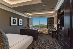 Concierge King Room room in The Post Oak Hotel