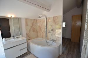 Maisons de vacances Mas du Fer a Cheval : photos des chambres