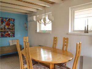 Three-Bedroom Holiday Home In Glesborg