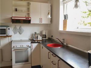 Three-Bedroom Holiday Home In Glesborg