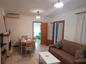 Villa familiar con piscina privada en Calan Blanes