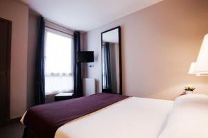 Hotels Hotel Sophie Germain : photos des chambres