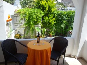 Vassiliki Rooms Paros Greece