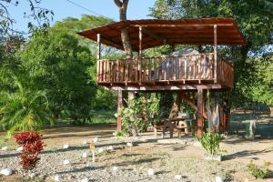 La Casa del Arbol Camping