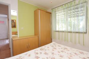 One-Bedroom Apartment with Terrace and Sea View room in Apartments by the sea Korcula - 10041