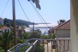 Apartments by the sea Maslinica, Solta - 11422