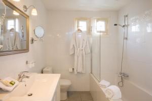 Hotels Logis Hotel Le Petit Casset : photos des chambres