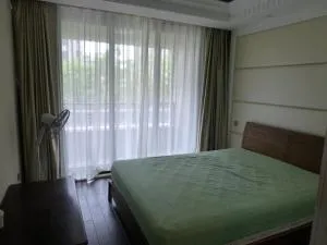 Shanghai-Hongqiao Railway Hub - a very quiet location in green area, close to the National Exhibition Center - 吴家巷