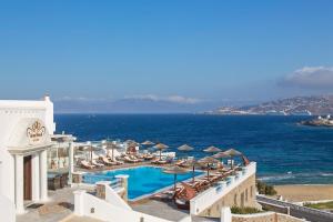 Grand Beach hotel, 
Mykonos, Greece.
The photo picture quality can be
variable. We apologize if the
quality is of an unacceptable
level.