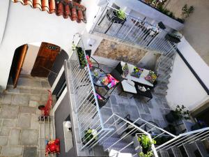 cres art studio kuning apartment