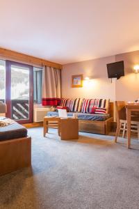 Standard Two-Bedroom Apartment (6-7 People) room in Résidence Pierre & Vacances Les Balcons De Bellevarde