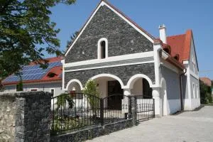 BASALTINA Panzió - Sümeg